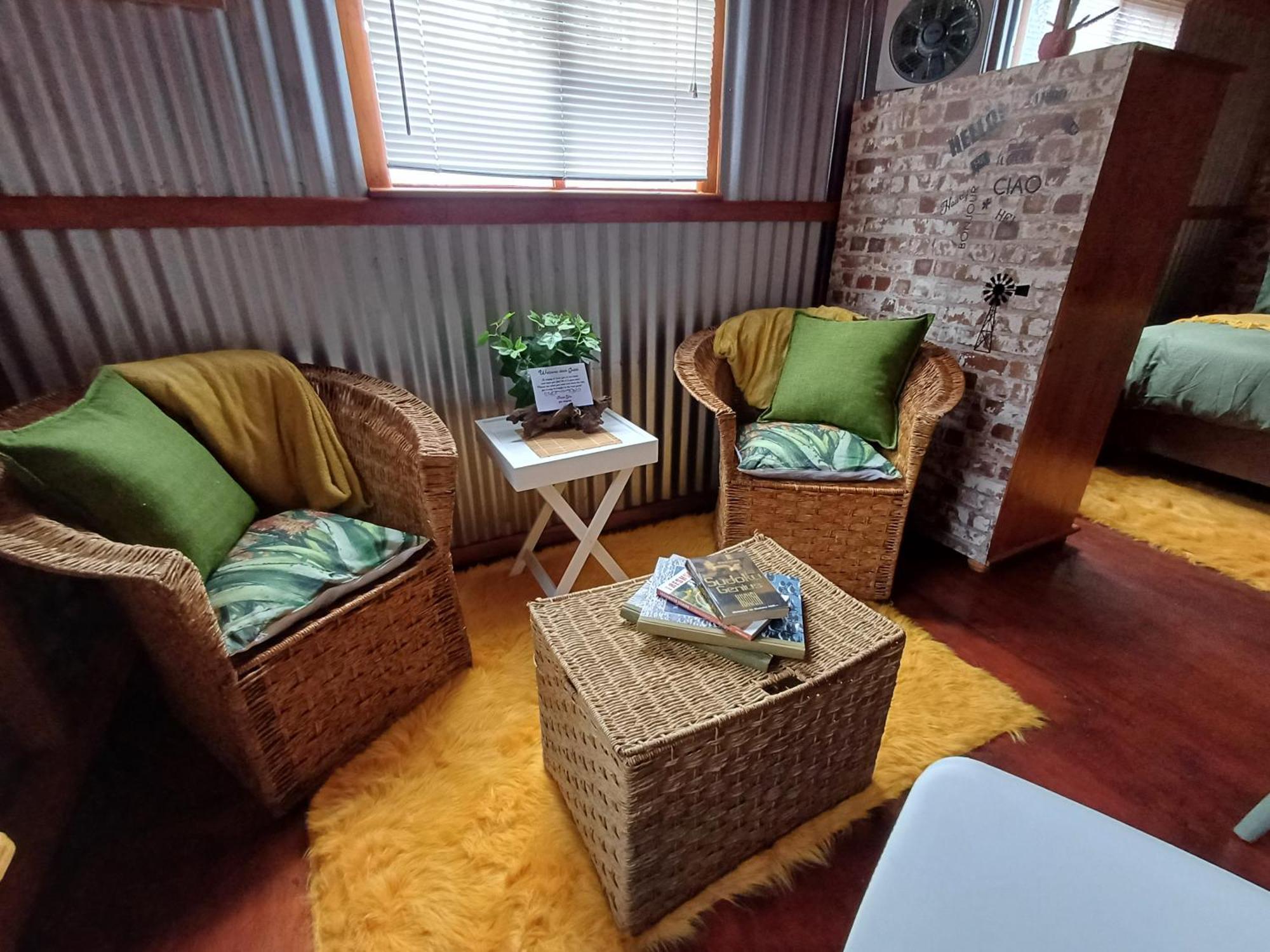 Owl'S Den 2 Appartement Oudtshoorn Buitenkant foto